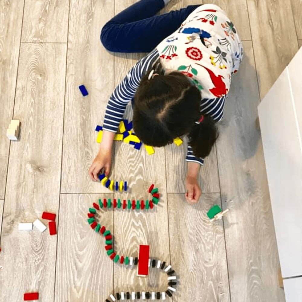 Set domino din lemn Zola®, multicolore, 1080 piese, jucarie excelenta pentru micutii constructori cu multa rabdare Set domino din lemn Zola®, multicolore, 1080 piese, jucarie excelenta pentru micutii constructori cu multa rabdare